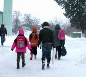 Triaj epidemiologic în școli. MEC: ”La 3 cazuri de gripă cursurile se suspendă”