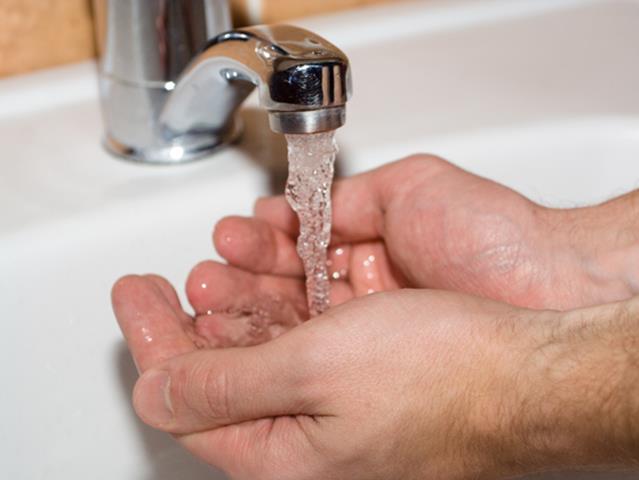 Avaria de la Cervicești face ca Nova Apa Serv să facă apel la toţi utilizatorii de a consuma apa cât mai raţional în vederea reechilibrării rețelei