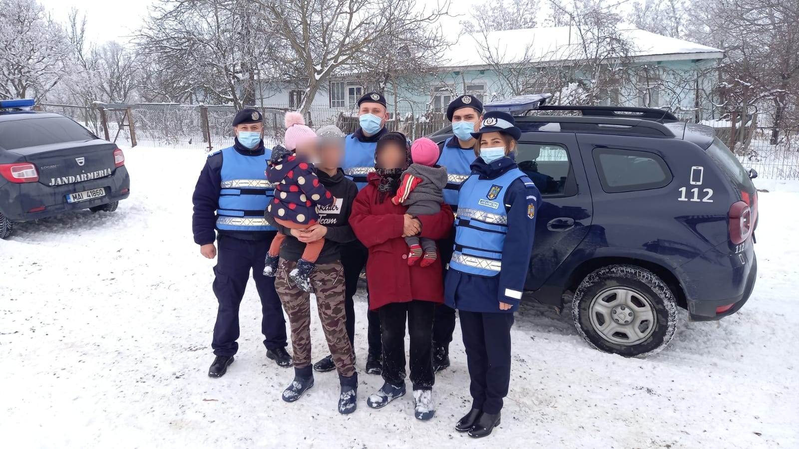 Două familii din localitățile Mănăstireni și Negreni au avut parte de o surpriză din partea jandarmilor botoșăneni