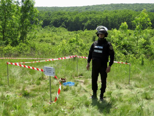 Muniție rămasă neexplodată, distrusă în poligonul de la Copălău